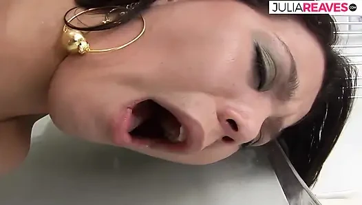 Asyalı orta yaşlı seksi kadın anal kızlığını bozma