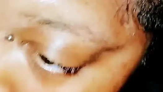 Özensiz meyve yiyici!!