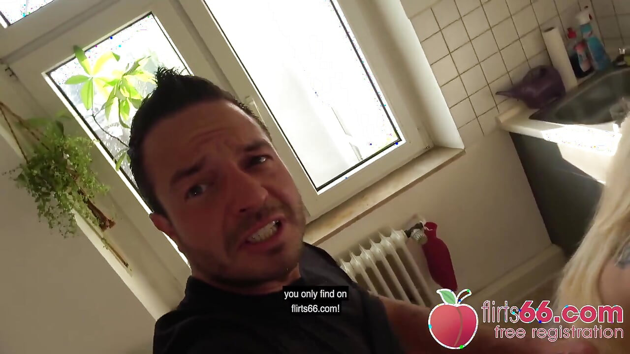 Tetoviranom modelu Kitty Blair treba žestoko jebanje!