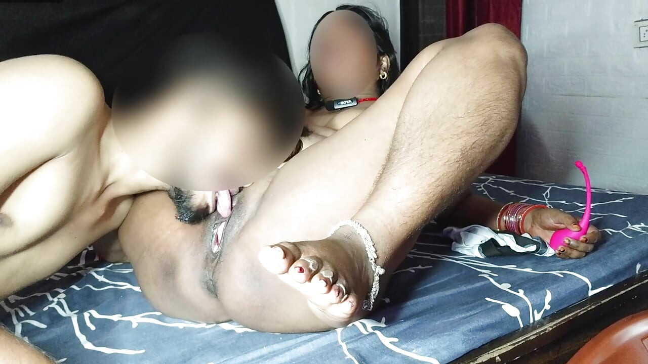 Indian Neighbour Desi Married Bhabhi Sanjana Hardcore Blowjob and Squirting Hot Sex on Bed