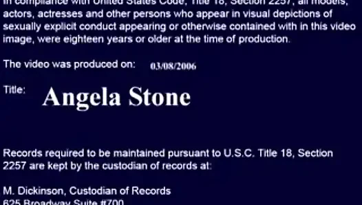 Angela Stone küçük göğüsleriyle yatakta sikişiyor