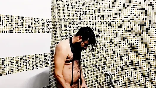 A desi couple went to a five star hotel and fuck hard in Jacujji