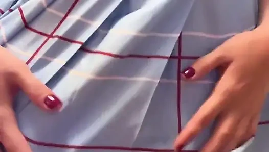 Hot Turkish Girl Melek Is Screaming as She Orgasms!