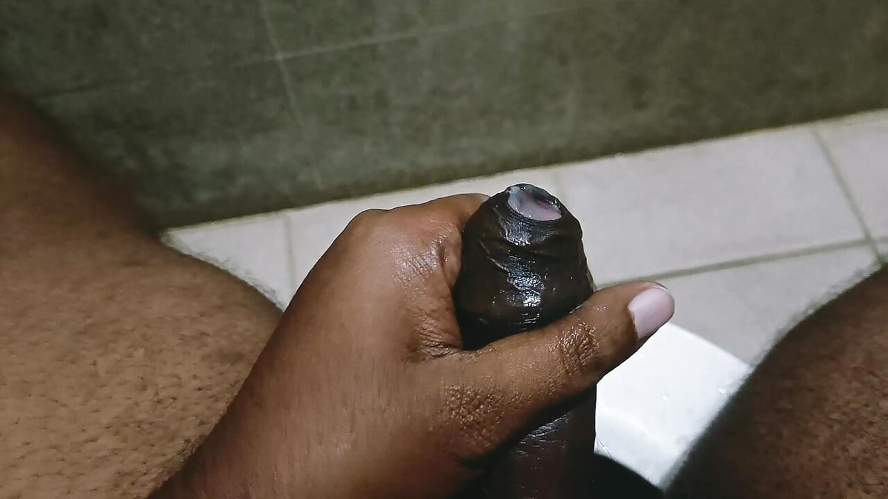 Bathroom men viry 1