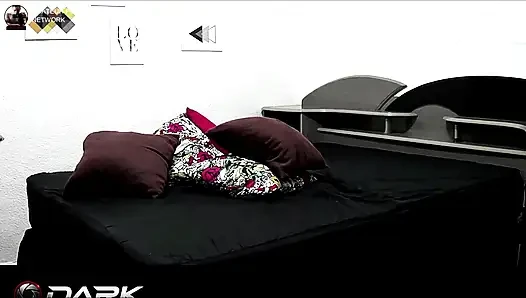 ЗАДНИЦА БРЮНЕТКИ БРЮ