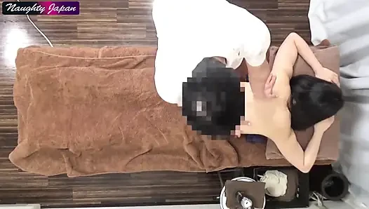 Çarpıcı figürlü en iyi dönen uzun boylu ofis güzeli düşüyor, açıkça tekrar derin rahatlama istiyor1