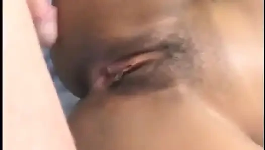 Cewek cantik kulit hitam dicrot di wajah dan dada setelah dientot habis-habisan sama kontol besar pria kulit putih