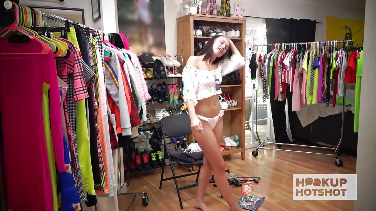 Bts - Brunette Aidra Fox könyörög, hogy Bryan Gozzling megdugja!
