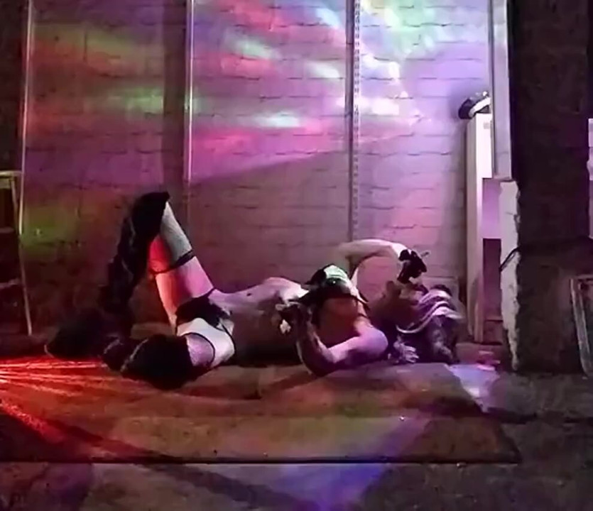 Alguma ação dupla com vibrador ...
