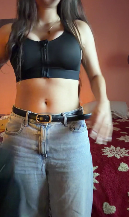 NoGagLola short striptease