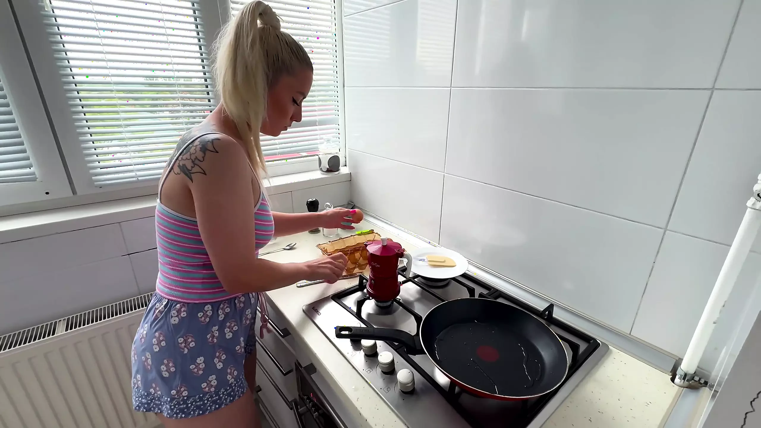 Golyók és kolbász reggelire Andre Love-nak.