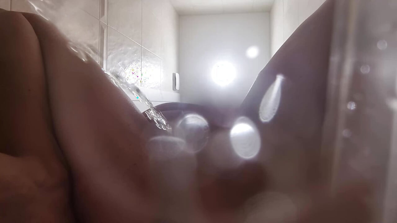 Pissen zusammenstellung. Goldener regen. Domina pisst. Muschi rasieren. Episode 10327