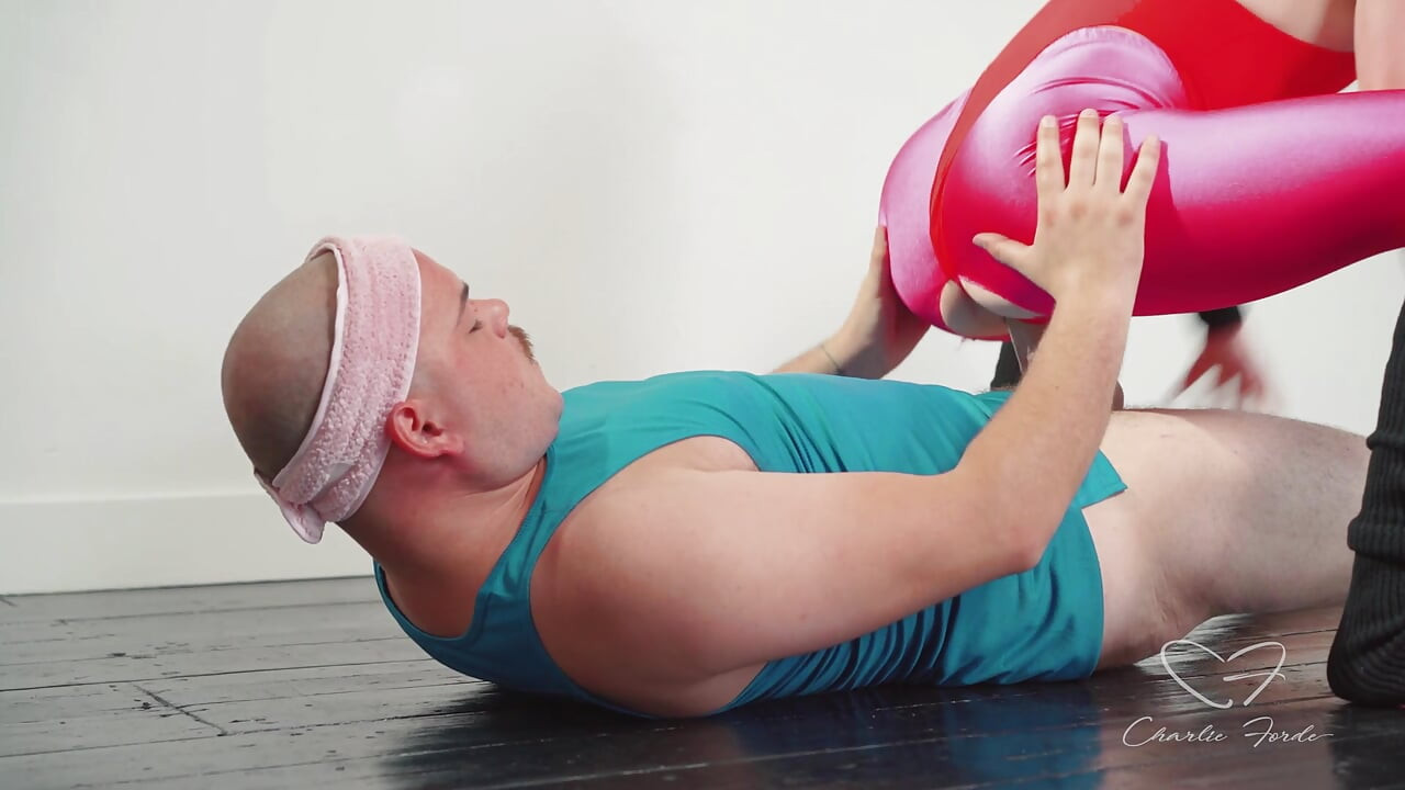 Cockfit cvičení s Charlie Forde, Woody Alyx