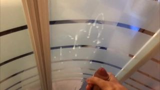 10 schizzi di sborrata dipingendo sotto la doccia