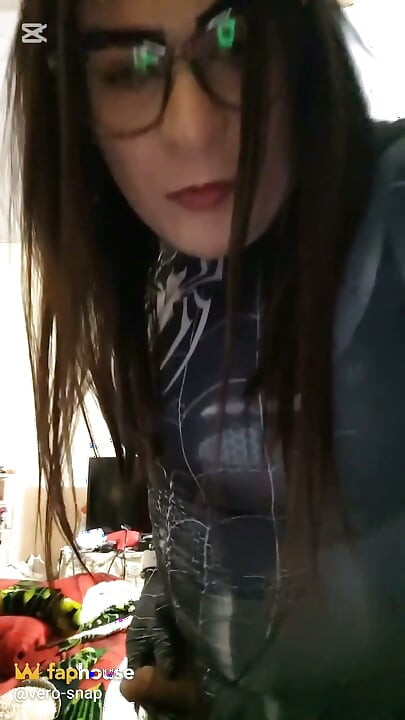 Shemale Fantastis Dengan Lingerie Seksi Ingin Berhubungan Seksi