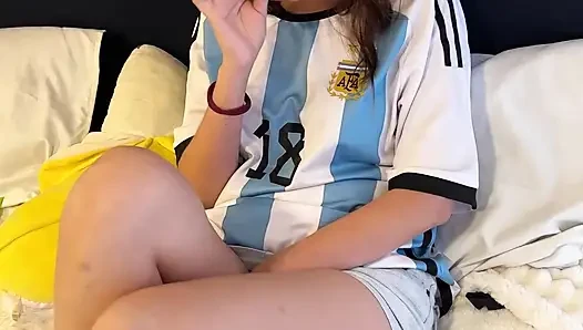 Argentinien vögelt nach der Weltmeisterschaft mit einem Abonnenten, der ihn zum Debüt bringt