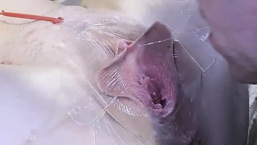 3 Yalayan Vagina, Çok Yakın Olmayan Yerlerde