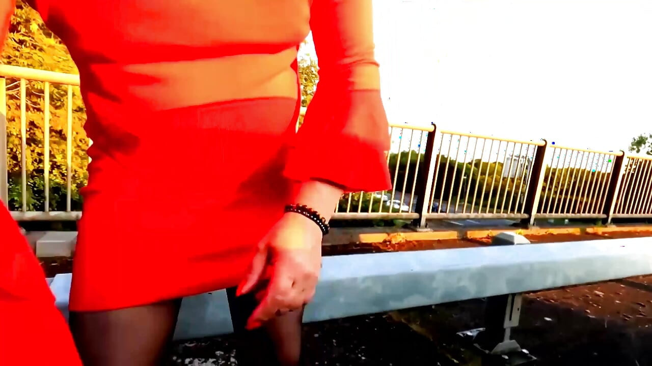 Nghiệp dư crossdresser kellycd2022 thủ dâm trong ánh mặt trời