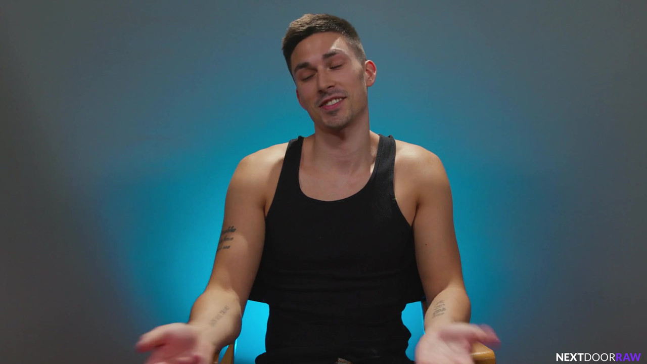 华丽的twnk性感翻转乱搞现实生活中的tatted BF大屁股