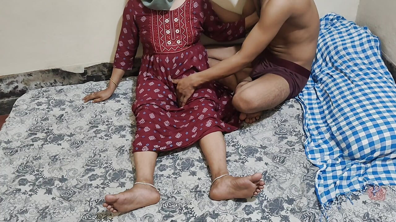 インドのホットカップルのバンクスクールとオヨの部屋でセックス、フルハードコアサンジャナポルノスターMMSリーク