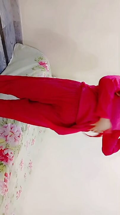 Huge boobs Pakistani bhabhi brother-in-law fucks new naughty bhabhi ( hindi audio )