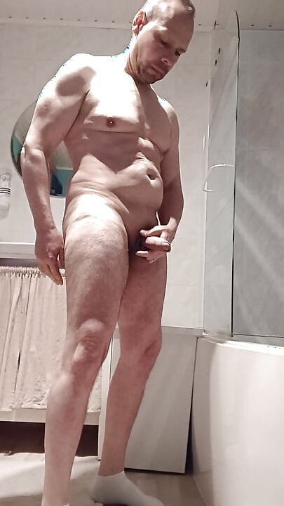 A Normal Morning of an Exhibitionist