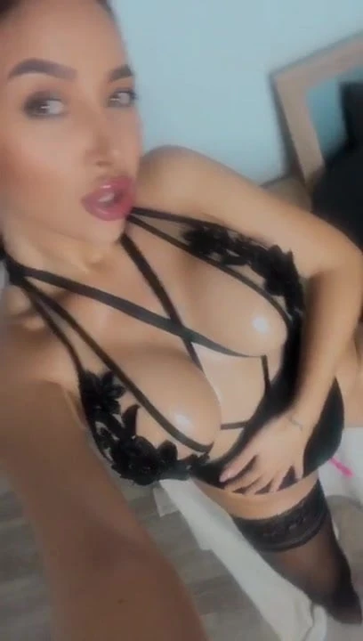 best big boobies live