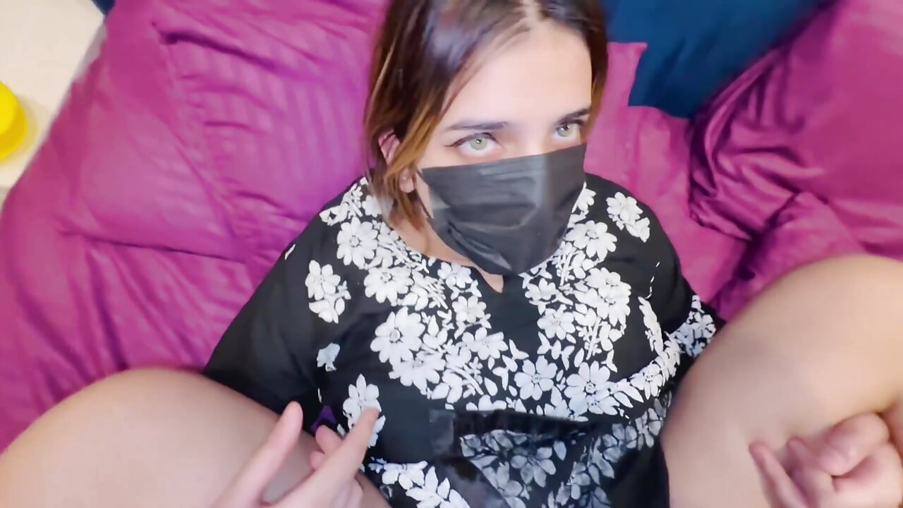 Медсестра с большой задницей давай ее пациенту кончаем в ее киску, когда ее сводная сестра уходит