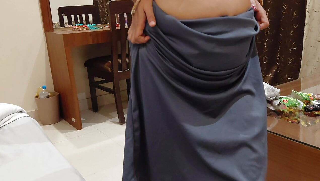 Dueño de la casa folló a su sirvienta caliente y hermosa