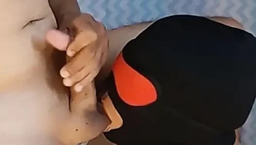 Pacarku pengisap tenggorokan dalam yang enak 2p