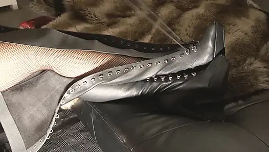 Lacing up My New Leather Thigh High Boots - HD!