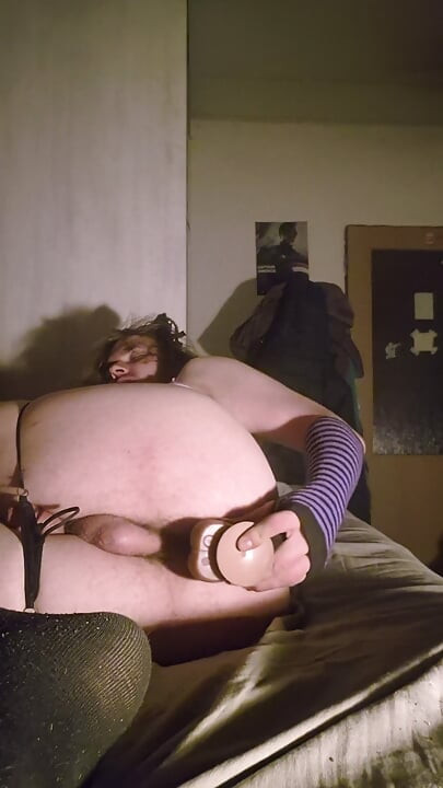 Femboy tries new toy :3
