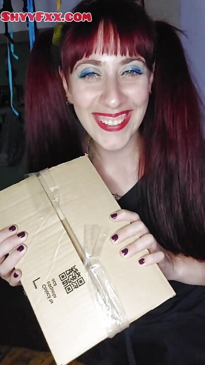 Shyyfxx Vlog Unboxing a Day of Earthly Pleasures, Self Gifts e Sailor Moon Anal