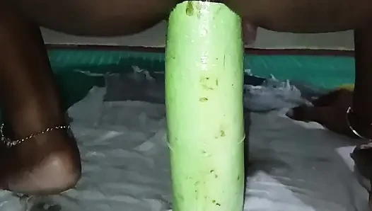 Bhabhi Ne jabardast louki chut me dala