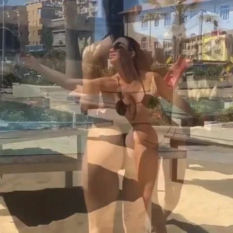 BIG ASS MODEL