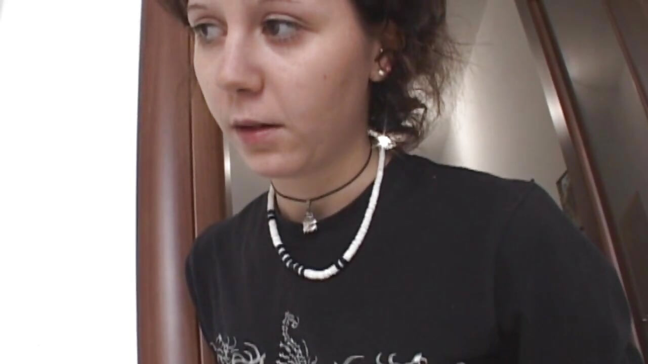 O mamă sexy italiană drăguță futută de un băiat mai tânăr