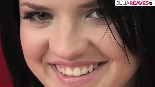 Одинокая Мария, большие натуральные сиськи и мастурбация дилдо