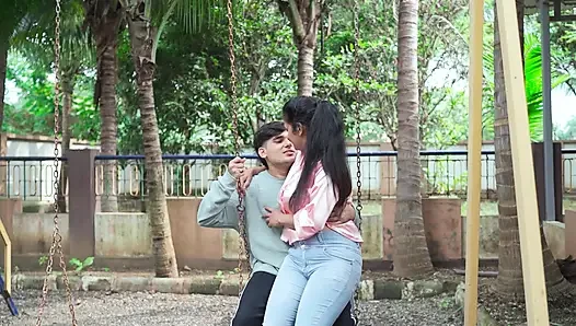 Hot aunty ne garden mein bulakar boyfriend ke sath Kiya sex hardfucking ...