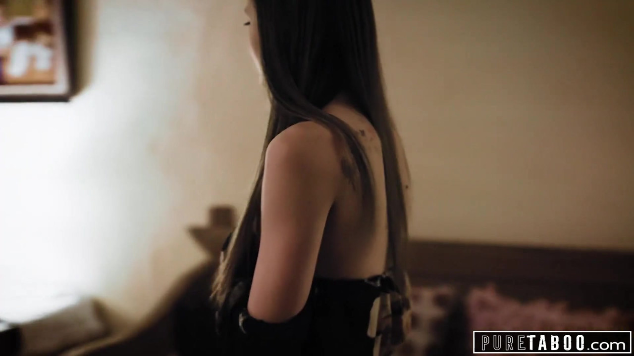 継母と継父と捕まる純粋なタブー、カイラー・クインが参加