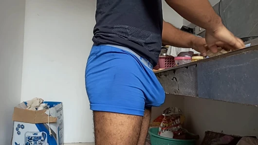 Heteroseksüel arkadaş ilk kez iç çamaşırı büyük canavar yarak