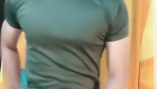 Asker mastürbasyon yapıyor