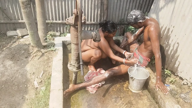 Desi housewife ke sath nahaya aur chudai ki