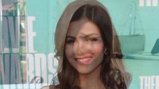 Victoria Justice heiße Zusammenstellung der Füße