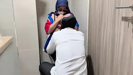 Aku Rela Melayani Nafsu Atasanku Agar Dapat Diterima Kerja