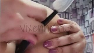 Pinay new viral - se masturba desesperadamente com escova de dentes