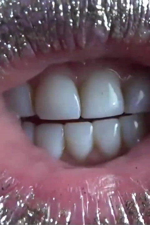 Pop para mis grandes labios brillantes: ¡Cuenta regresiva de leche!
