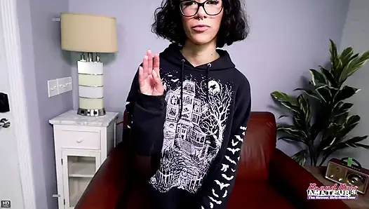riella coley, kurvige brünette studentin spielt masturbation nasses zungenanal, hitze!