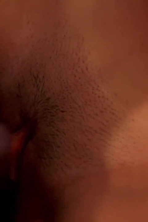 मेलोडी मैक्स: युवा, बड़े प्राकृतिक स्तन, संभोग सुख के लिए उत्सुक