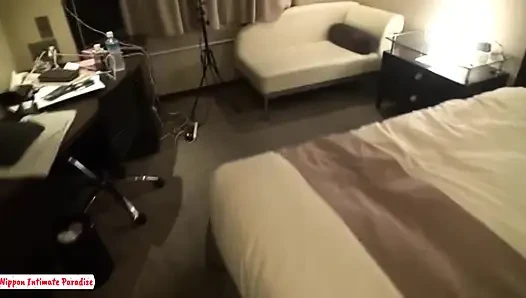 Sevimli Gyaru durmadan çığlık atarak içine boşalıyor. Yumuşak göğüsler, kalın vücut, fışkırtma kazandı ft stop!