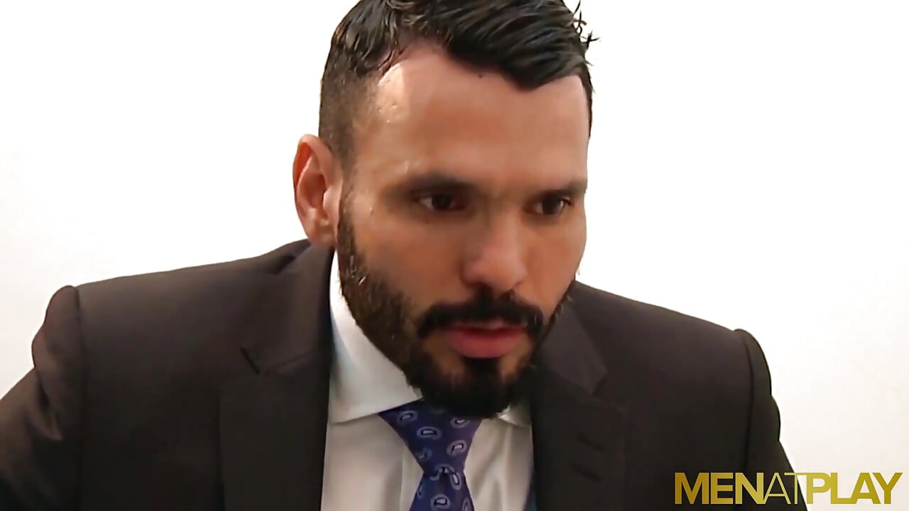 Menatplay hunky latin Dani Robles anal fucked by Jean Franko